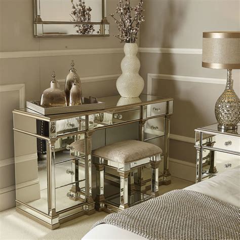 Mirrored Dressing Tables: A Timeless Classic for Modern Homes