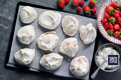 Misses. Meringue: The Ultimate Guide to Achieving Perfect Meringues