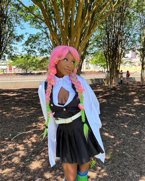 Mitsuri Kanroji Cosplay: Embracing the Love Hashira's Enchanting Presence