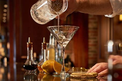 Mixologist Course Singapore: Elevate Your Cocktail Craft