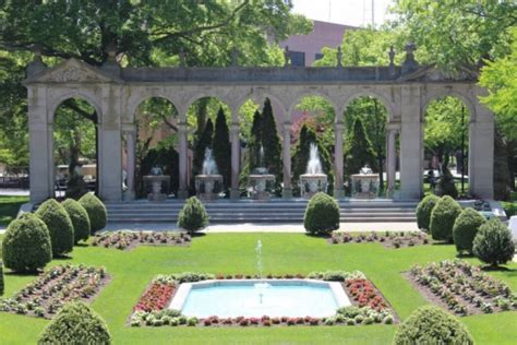 Monmouth University Campus Tour: An Insider's Guide to Exploring the Halls of Excellence