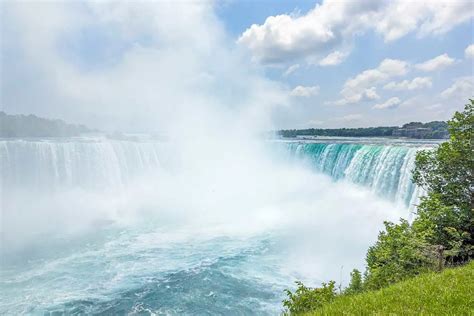 Montreal to Niagara Falls: A 6-Hour Drive to Adventure