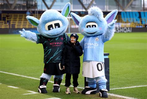 Moonchester: O Mascote do Manchester City que Encanta os Torcedores