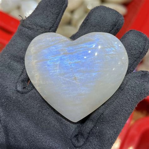 Moonstone Heart: A Gem of Emotion and Intuition