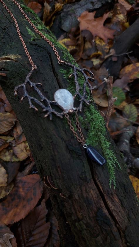 Moonstone Necklace: 35 Mystical and Ethical Options for 2025