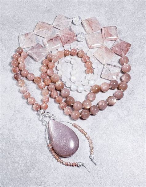 Moonstone Necklaces: A Shimmering Symbol of Intuition and Emotion