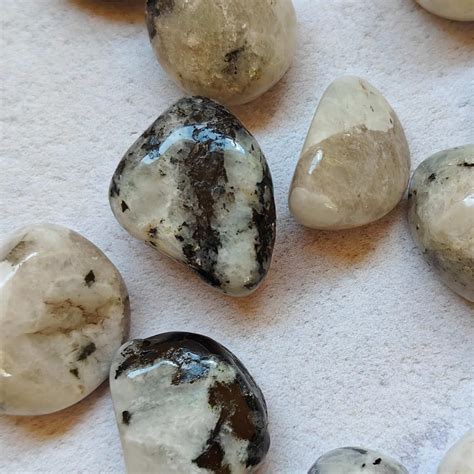 Moonstone Tumbled: A Guide to Its Healing Properties and Practical Applications