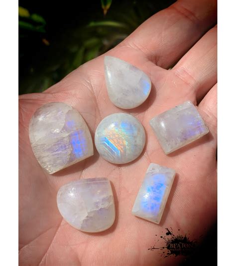 Moonstone Tumbled: Ultimate Comparison for 2025