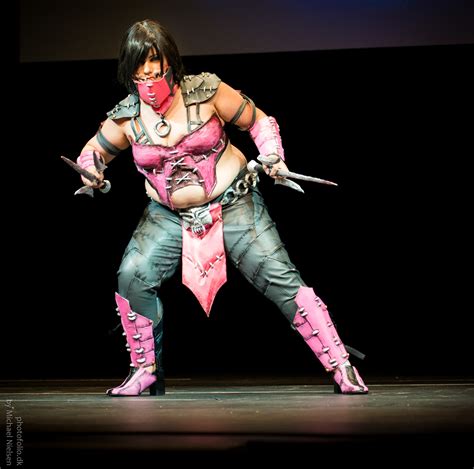 Mortal Kombat 9 Mileena cosplay