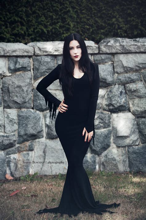 Morticia Addams Cosplay: Embracing the Enchanting Darkness