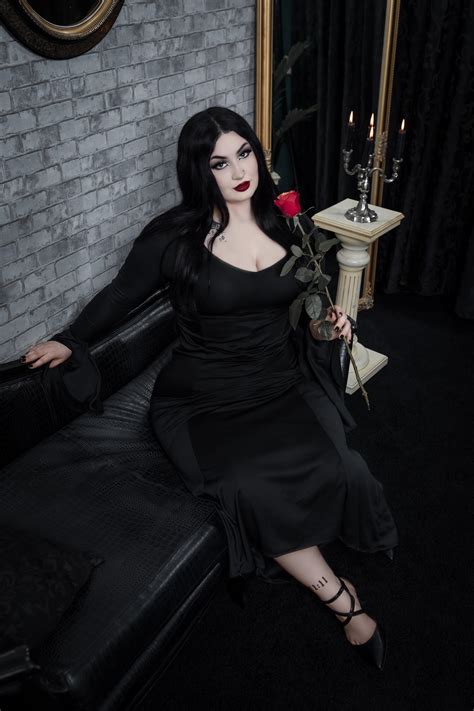 Morticia Cosplay: Embracing the Enchanting Eldritch