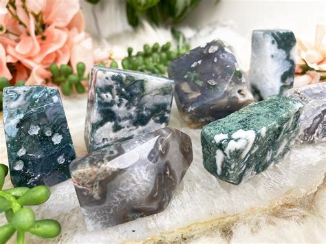 Moss Agate Crystals Meaning: Unveil the Power of Growth, Abundance, and Emotional Healing