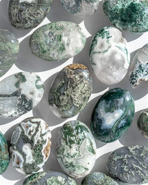 Moss Agate Hardness: The Rock That Withstands the Test of Time