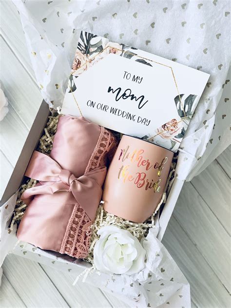 Mother of the Bride Presents Plus Reader