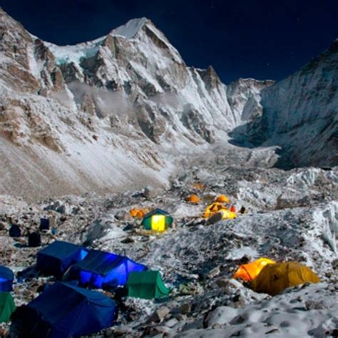 Mount Everest Rainbow Valley: A Journey Through Glacial Wonders