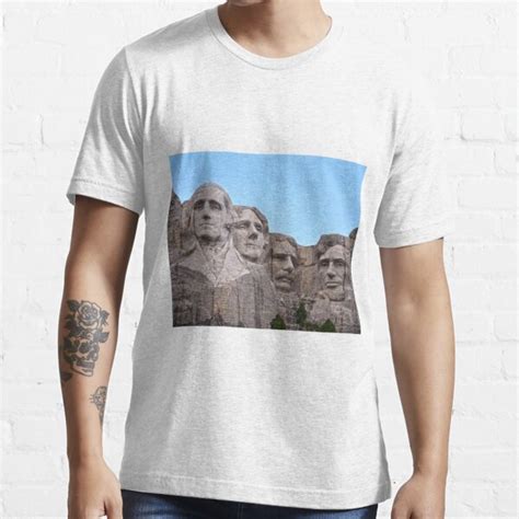 Mount Rushmore T-shirts: A Timeless Symbol of American History and Patriotism