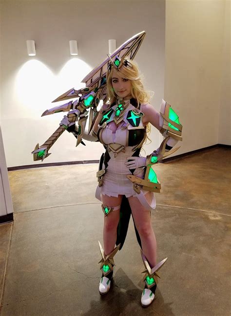 Mythra cosplay