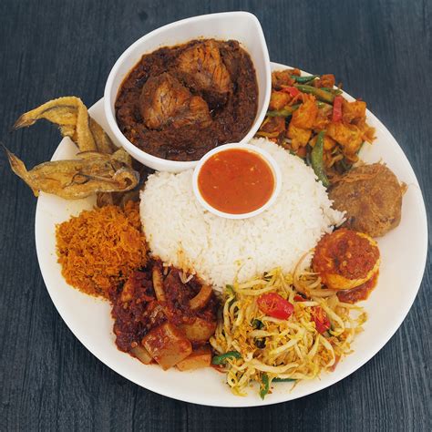 Nasi Ambeng Delivery: Your Guide to the Ultimate Indonesian Culinary Experience