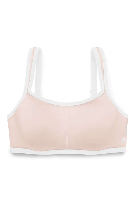 Natori Yogi Convertible Sports Bra: A Comprehensive Exploration for Active Women