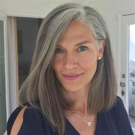 Natural Salt and Pepper Hair: A Silver Lining for Aging Gracefully