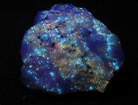 Natural Stone That Glows in the Dark: A Guide to Luminescent Rocks