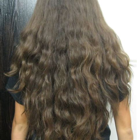 Natural-Looking Long Wavy Hair: