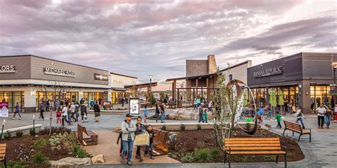 Navigate the Largest Premium Outlet in Colorado with Ease