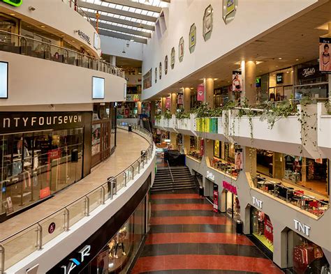 Navigating Dizengoff Center: A Comprehensive Guide to Shopping, Dining, and Entertainment