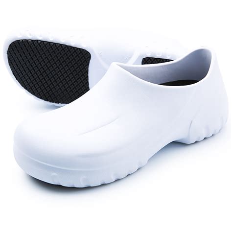 Navigating the Comfort and Functionality of Nursing Clogs: A Comprehensive Guide