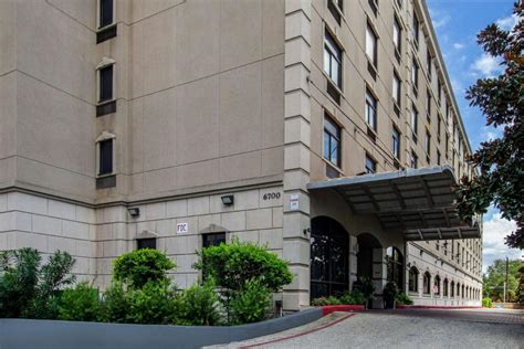 Navigating the Hotel Landscape Near Rice University