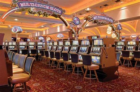 Navigating the World of Blue Chip Casinos: A Comprehensive Review for Astute Gamblers