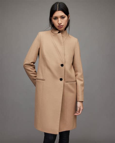 Navigating the World of Wool and Wool Blend Coats: A Comprehensive Guide