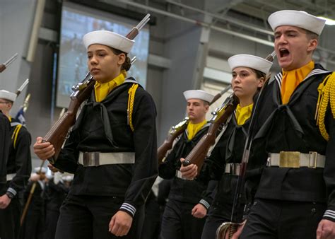 Navy Boot Camp Photos: A Window into the Making of America's Sailors