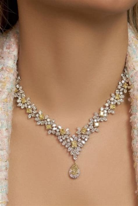 Necklaces with Stone: A Timeless Allure Embracing Nature's Beauty