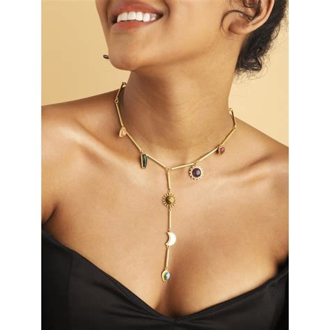 Necklaces with Stones: A Timeless Elegance with Healing Powers