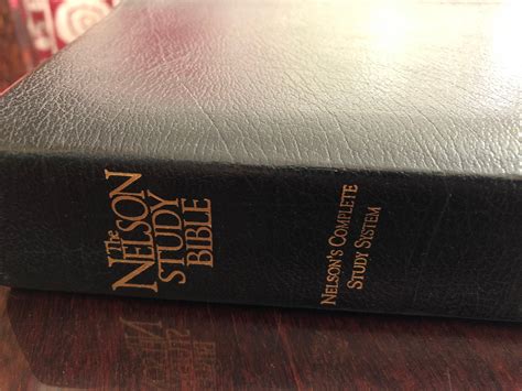 Nelson s Student Bible NKJV Bonded Leather Gilded Edges Reader