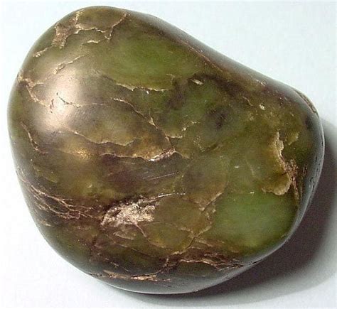 Nephrite Jade Raw: A Comprehensive Guide to Its Properties, Applications, and Value