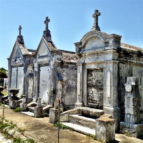 New Orleans Architecture: 3 (New Orleans Architecture): The Cemeteries: 3 (New Orleans Architecture Kindle Editon