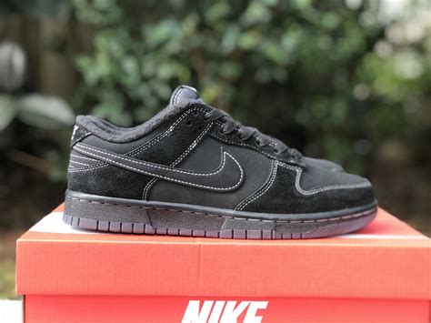 Nike Dunk Low Blackout