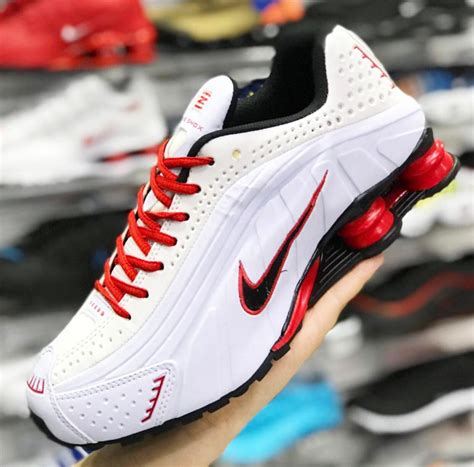 Nike Shox Branco Vermelho: O Ícone do Estilo e Desempenho