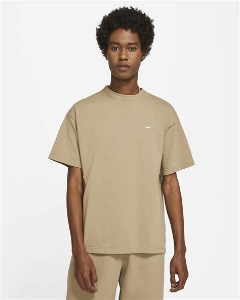 Nikelab Men's T-Shirt: Elevate Your Street Style with Performance and Comfort