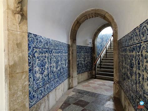 O Encanto dos Azulejos: Uma Exploração Histórica e Cultural