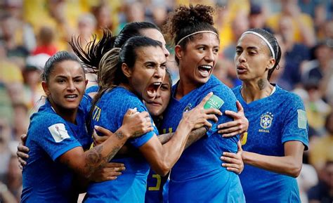 O Glorioso Campeonato Feminino Brasileiro: Um Campo de Sonhos Realizados