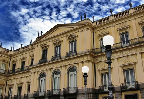 O Portal de Ávila: Um Patrimônio Histórico que Desperta o Espírito