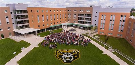 Oakland University: Acceptance Rate, Admissions & More