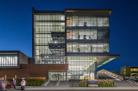 Oakland University Engineering Center: A Catalyst for Innovation and Inspiration