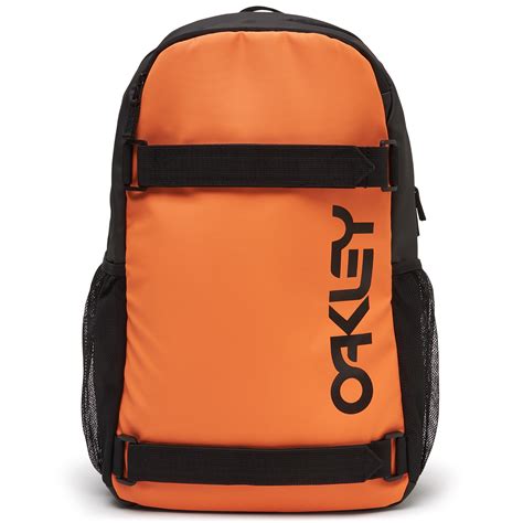 Oakley Backpacks: The Ultimate Guide for Adventure-Seekers and Fashion Enthusiasts