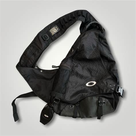 Oakley Sling Bag: The Ultimate Guide to Hands-Free Functionality