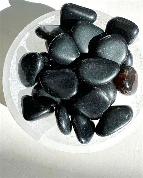 Obsidian Gemstone Meaning: Unveil the Enchanting Powerhouse