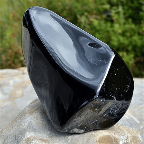 Obsidian Silver: Uncovering the Allure of a Mystical Stone